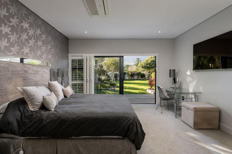 8 Bedroom Property for Sale in Somerset West Western Cape